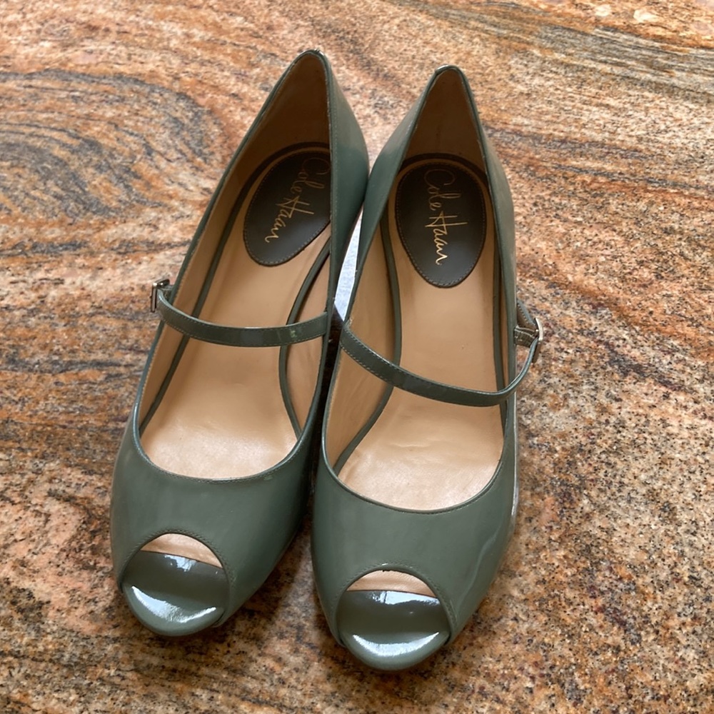 Cole Han Peep Toe Mary Jane heels Womens 9B